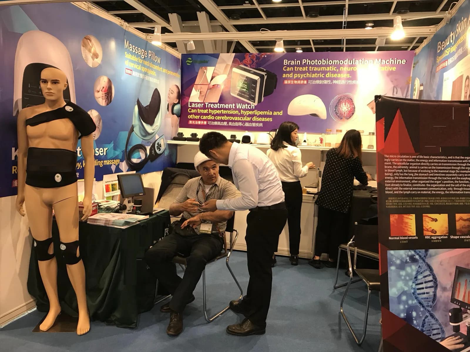 Y-Rising team meeting with international wellness equipment customers in Shenzhen