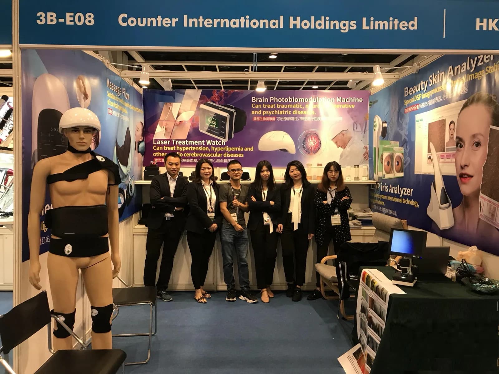Y-Rising exhibition team at an international wellness equipment trade show